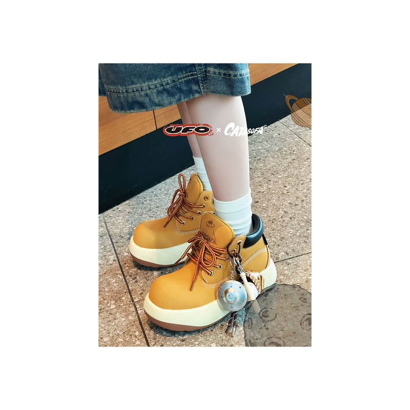 Cat & Sofa Boots 'Ochre'