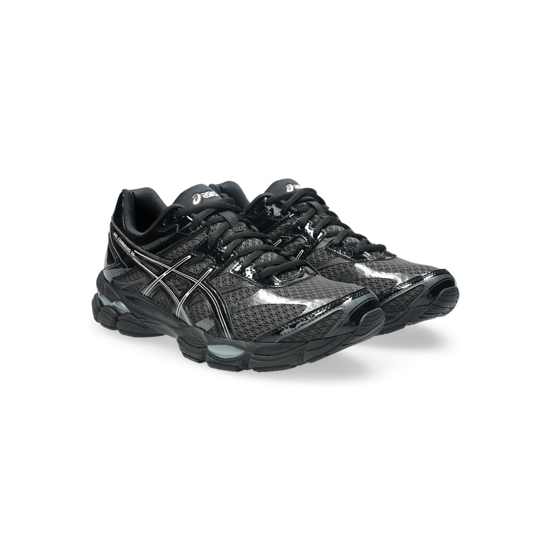 ASICS GEL-CUMULUS 16 'Graphite Grey Black' - front three-quarter view of the pair