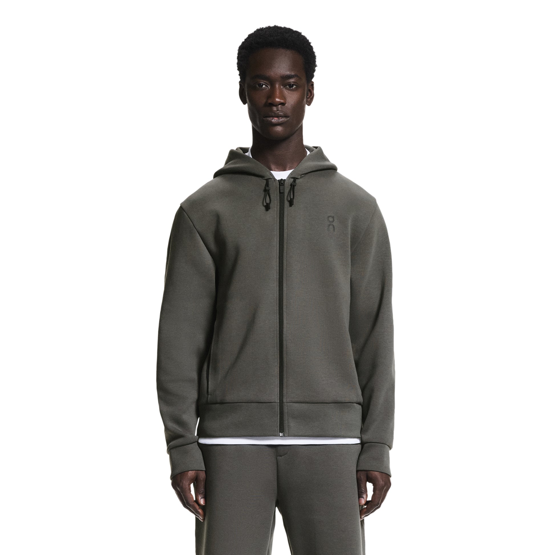 ON Cloud Focus Tech Zip Hoodie ‘Shadow’ – men’s olive grey performance zip hoodie with hood, slim athletic fit, front view worn by model