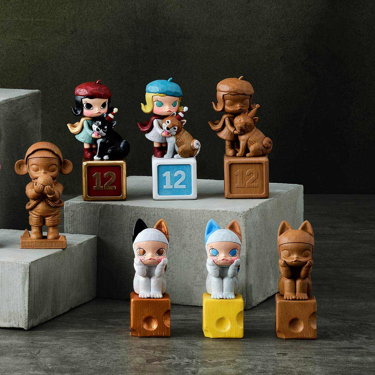 Popmart - MOLLY Anniversary Statues Classical Retro Series Figures