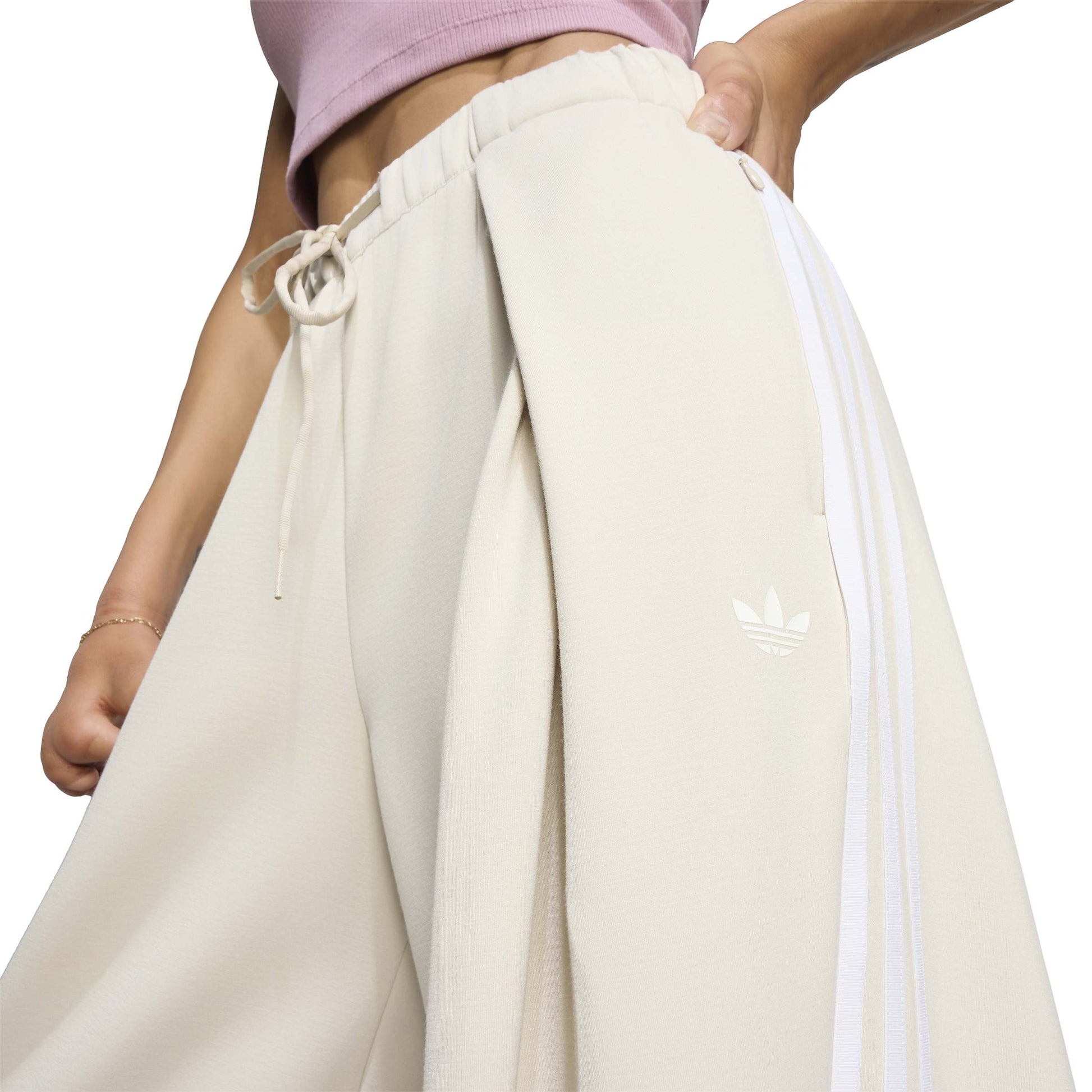 adidas Originals by JENNIE Pleated Track Pants 'Clay Brown' (WMNS) – detail view
