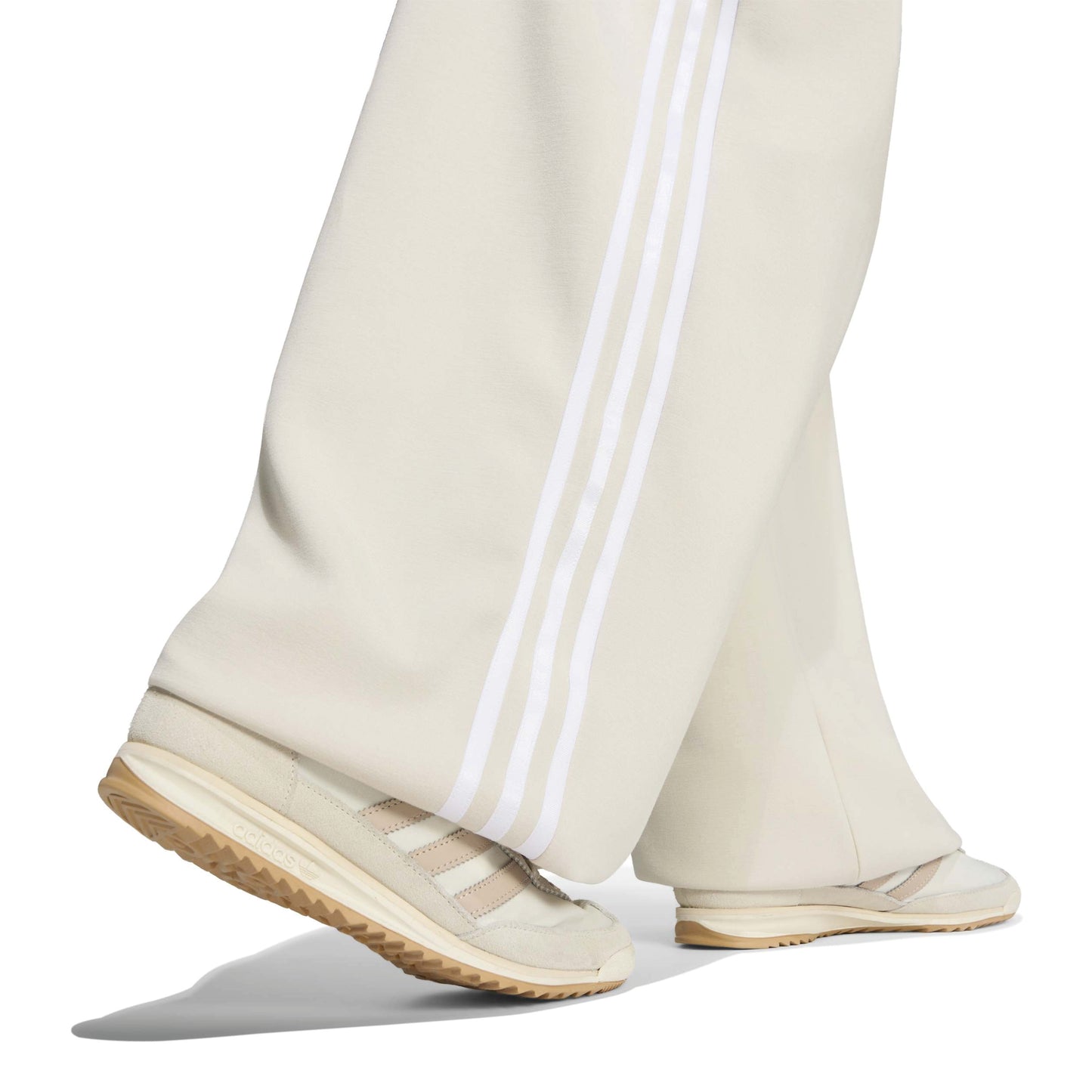 adidas Originals by JENNIE Pleated Track Pants 'Clay Brown' (WMNS) – close-up detail