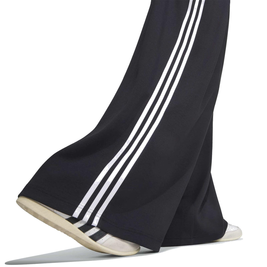adidas Originals by JENNIE Pleated Track Pants 'Black' (WMNS) – close-up detail
