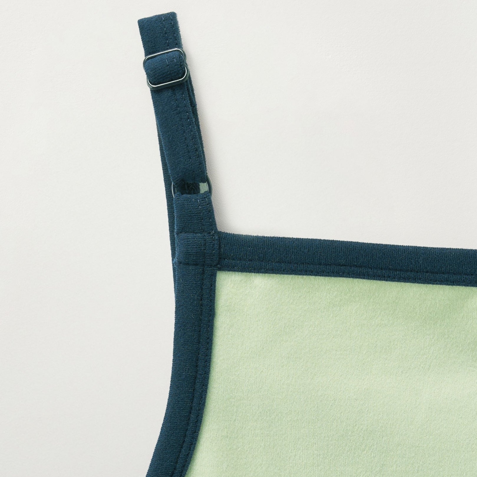 SATUR Apero Logo Solid Sleeveless Mint womens sleeveless top contrast trim embroidered logo casual apparel
