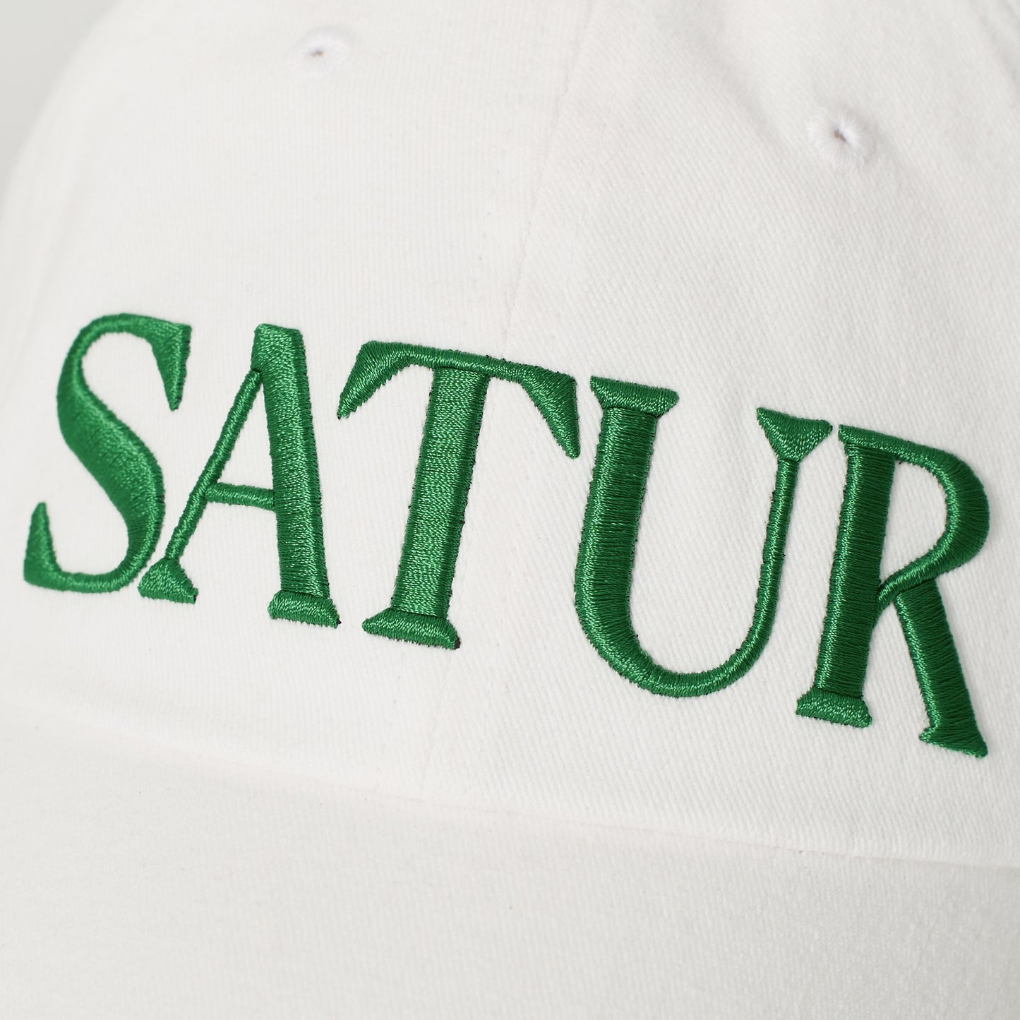 SATUR Vintage Casual Logo Font Ball Cap White cotton baseball cap embroidered logo curved brim casual headwear