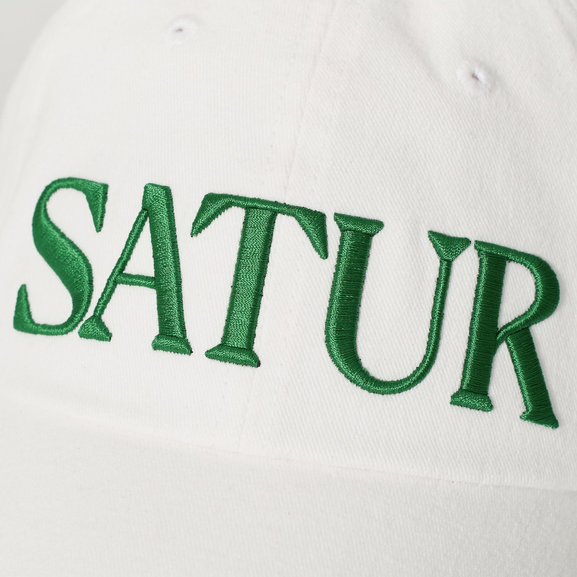 SATUR Vintage Casual Logo Font Ball Cap White cotton baseball cap embroidered logo curved brim casual headwear