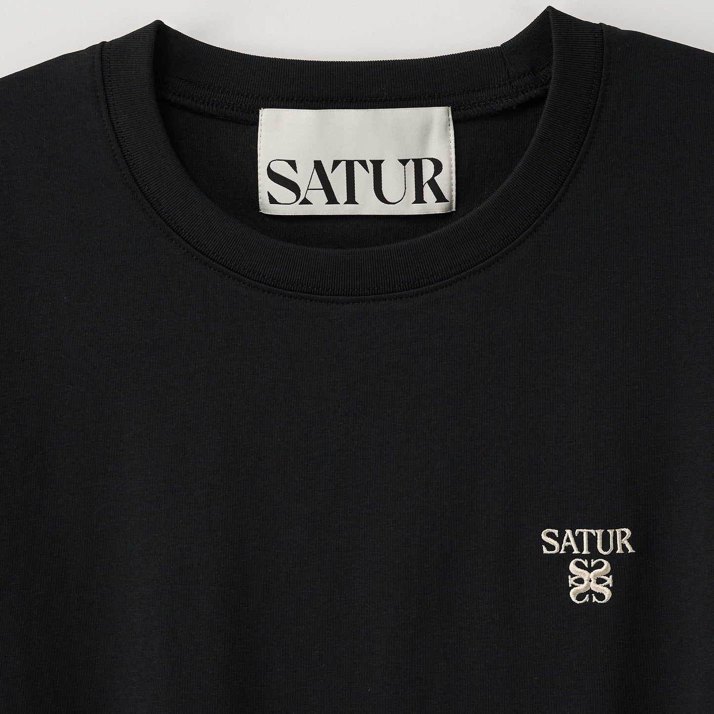 SATUR Loren Classic Logo Half T-Shirt Black oversized tee minimalist embroidered logo casual
