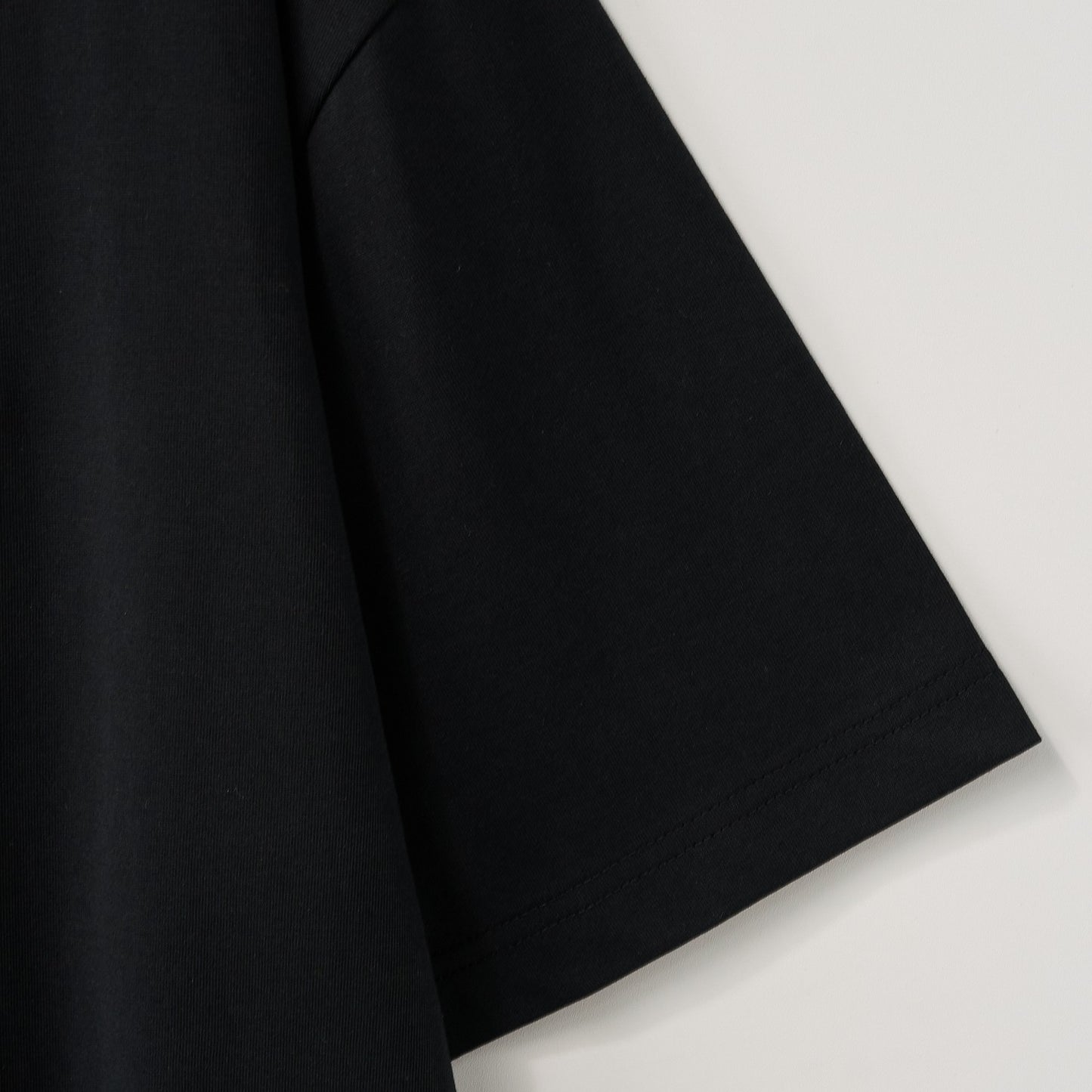 SATUR Loren Classic Logo Half T-Shirt Black oversized tee minimalist embroidered logo casual